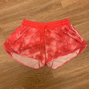 Lululemon Hotty Hot Short L